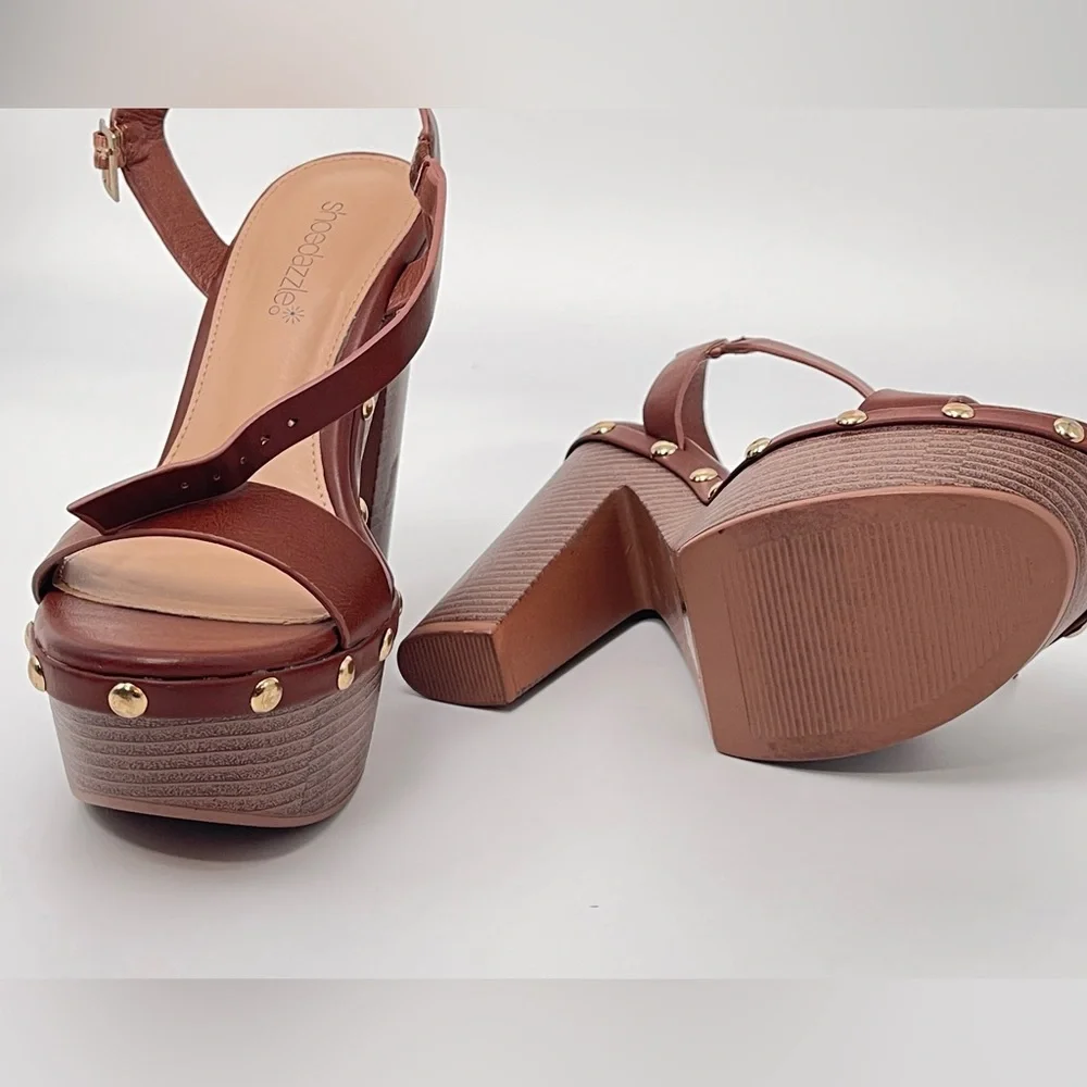 Shoe Dazzle Brown Platform Heels with Gold Accents - Picture 4 of 4